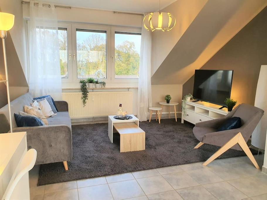 Modernes Und Ruhiges Appartement Mit Loggia Marl Exterior foto