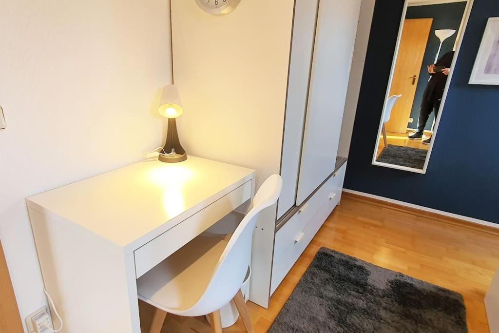 Modernes Und Ruhiges Appartement Mit Loggia Marl Exterior foto