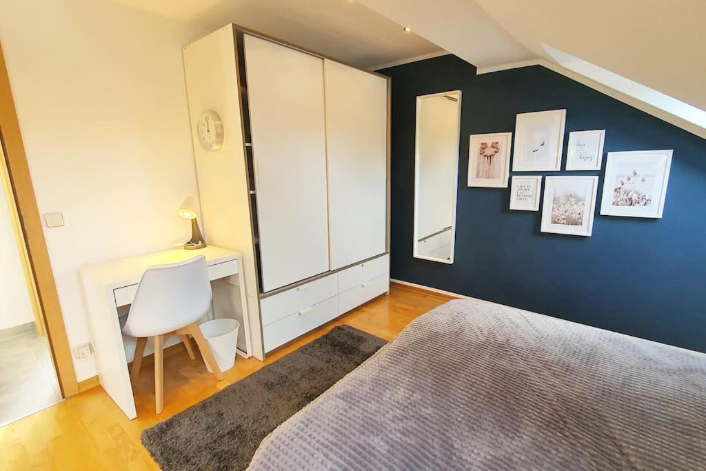 Modernes Und Ruhiges Appartement Mit Loggia Marl Exterior foto