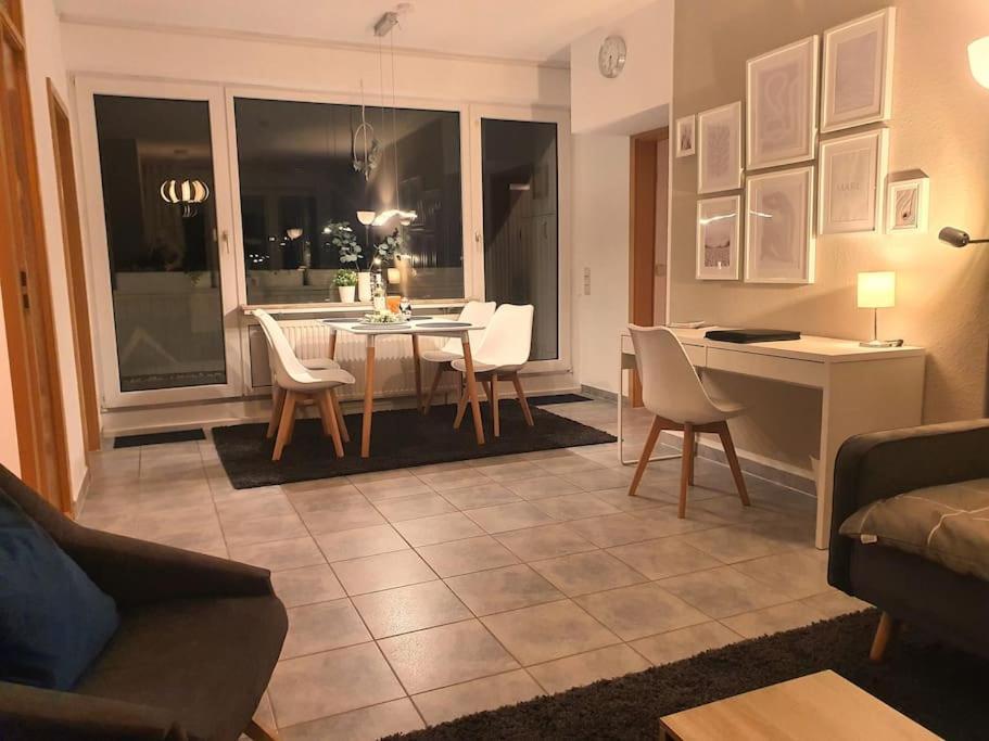 Modernes Und Ruhiges Appartement Mit Loggia Marl Exterior foto