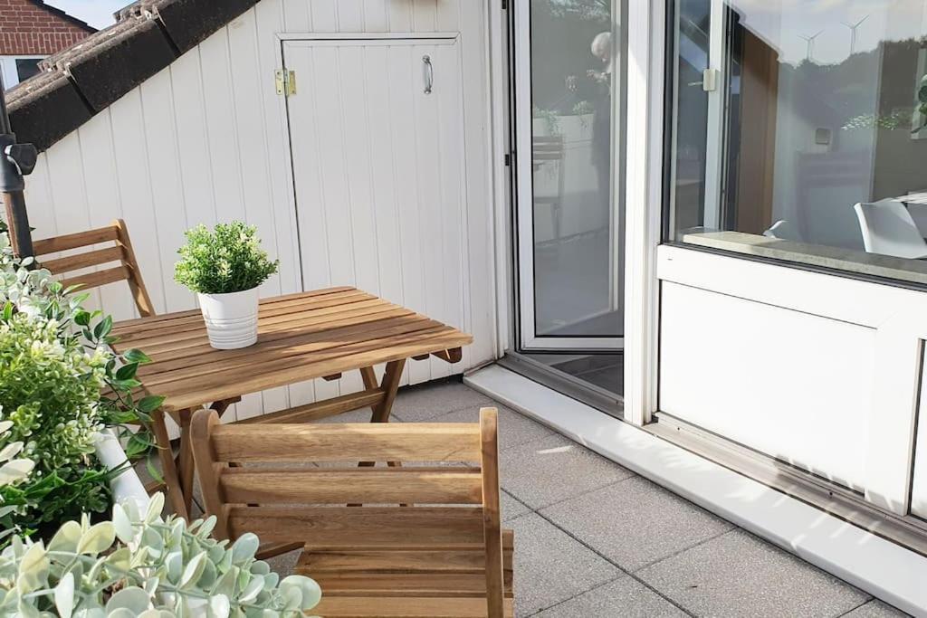 Modernes Und Ruhiges Appartement Mit Loggia Marl Exterior foto