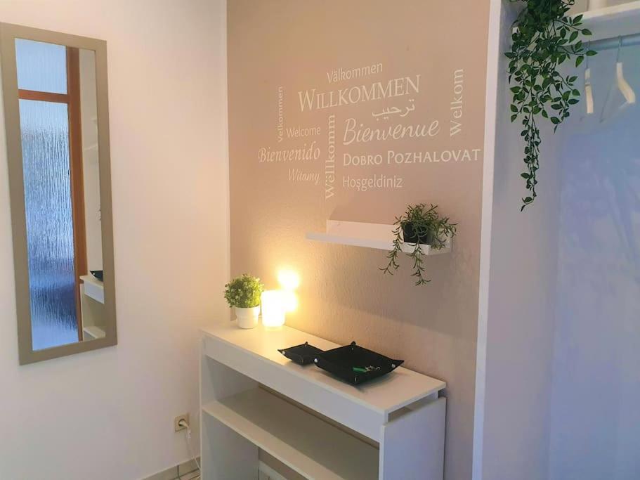 Modernes Und Ruhiges Appartement Mit Loggia Marl Exterior foto